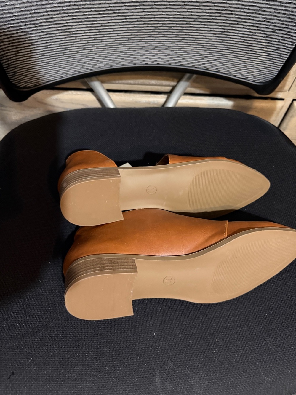 Universal Thread Women’s Pointed D’Orsay Flats in Cognac - Picture 5 of 6